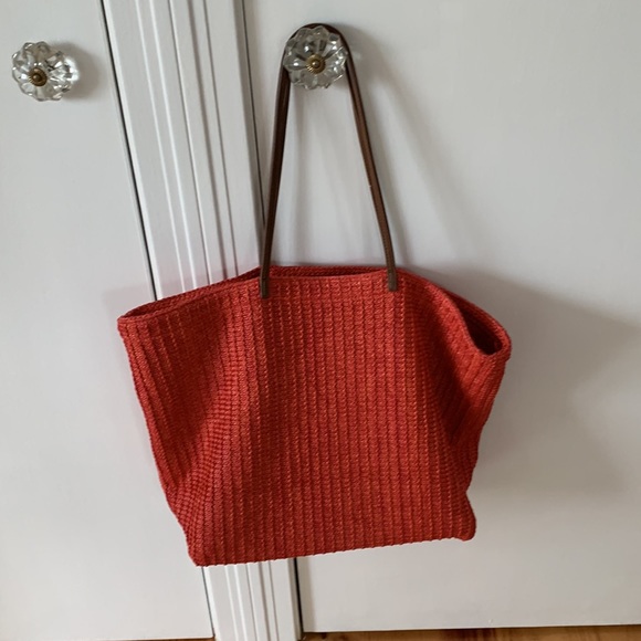 Vera Bradley Straw Turtle Bag - Picture 2 of 8